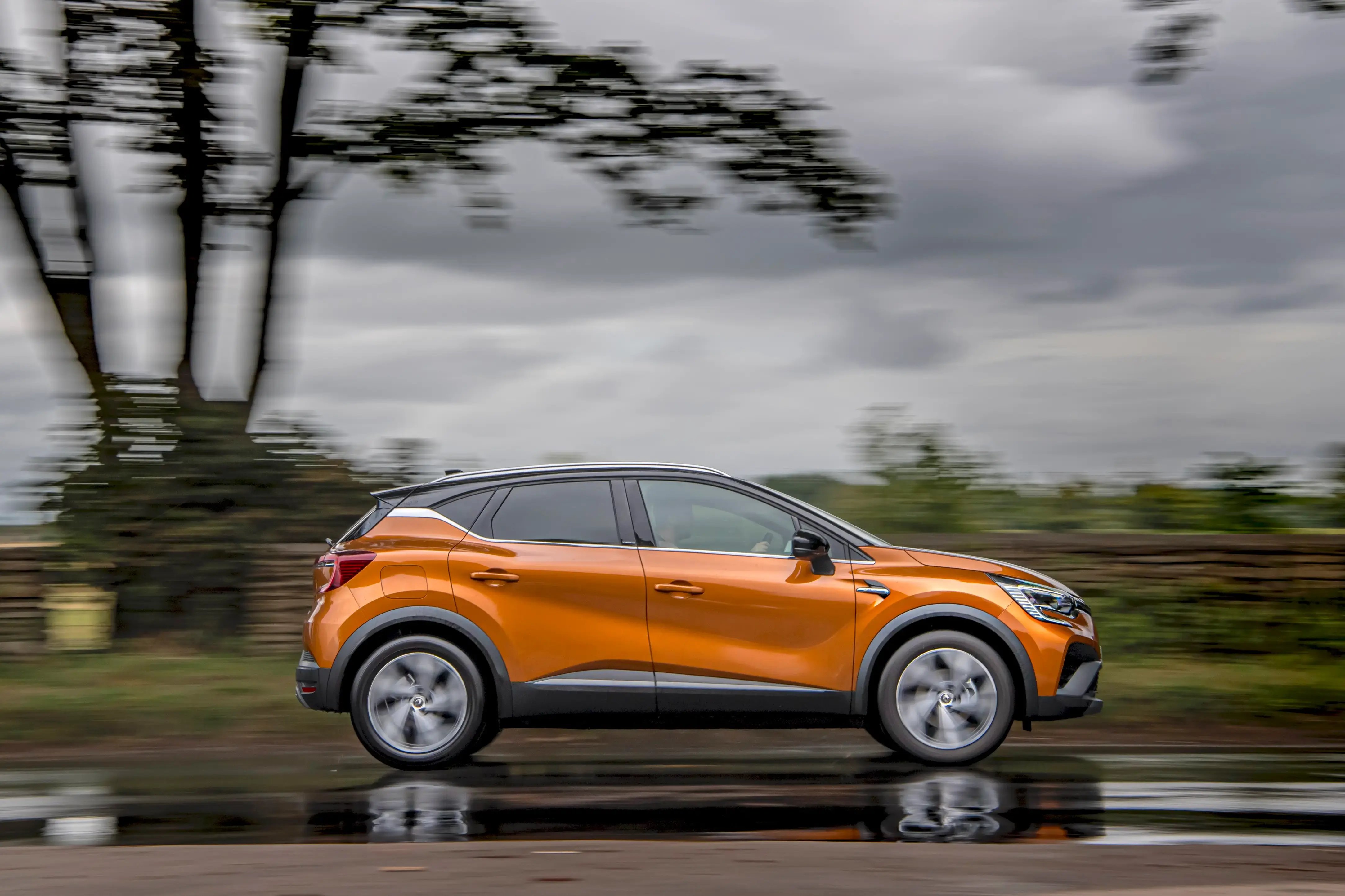 Ochre-Renault-Captur-side-2