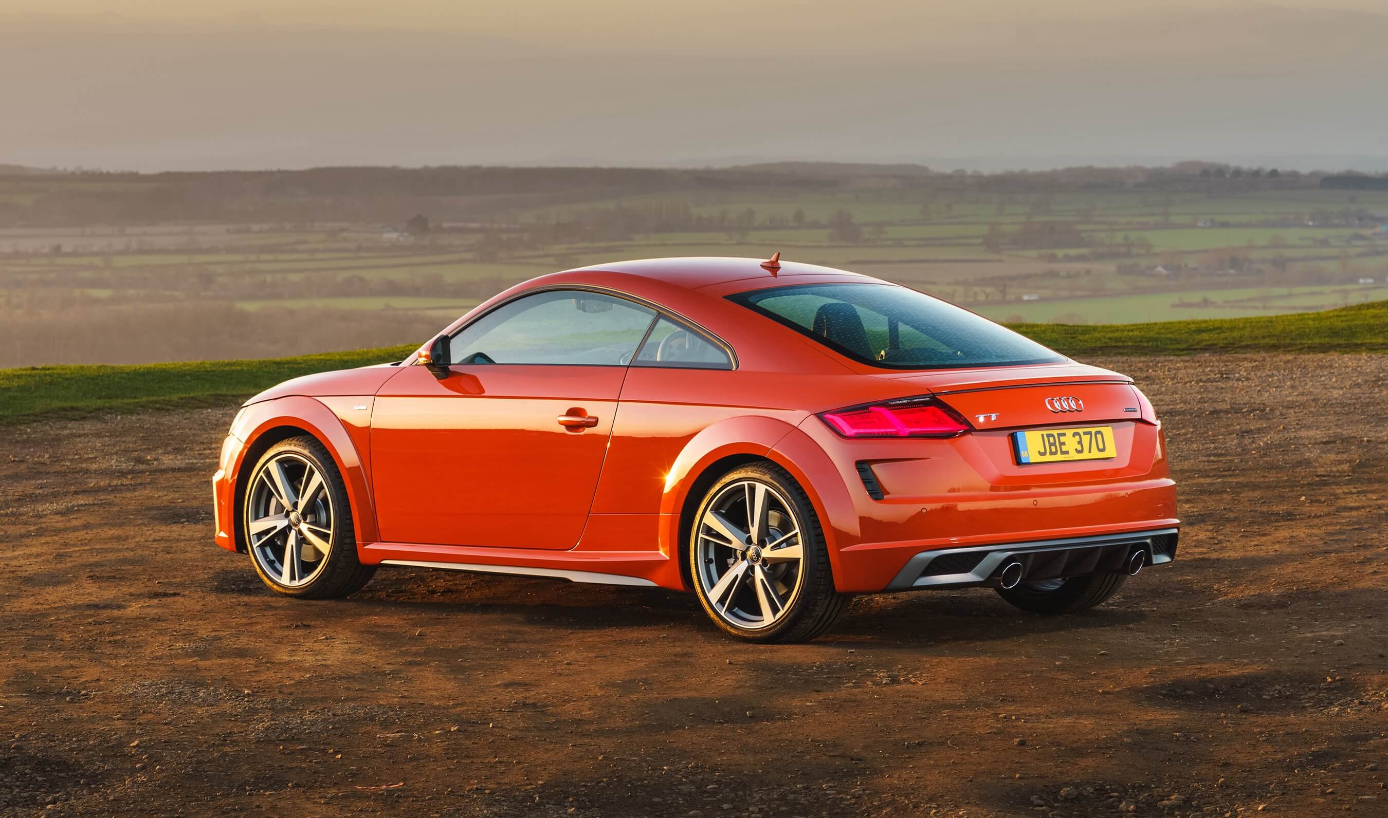 audi-tt-coupe-orange