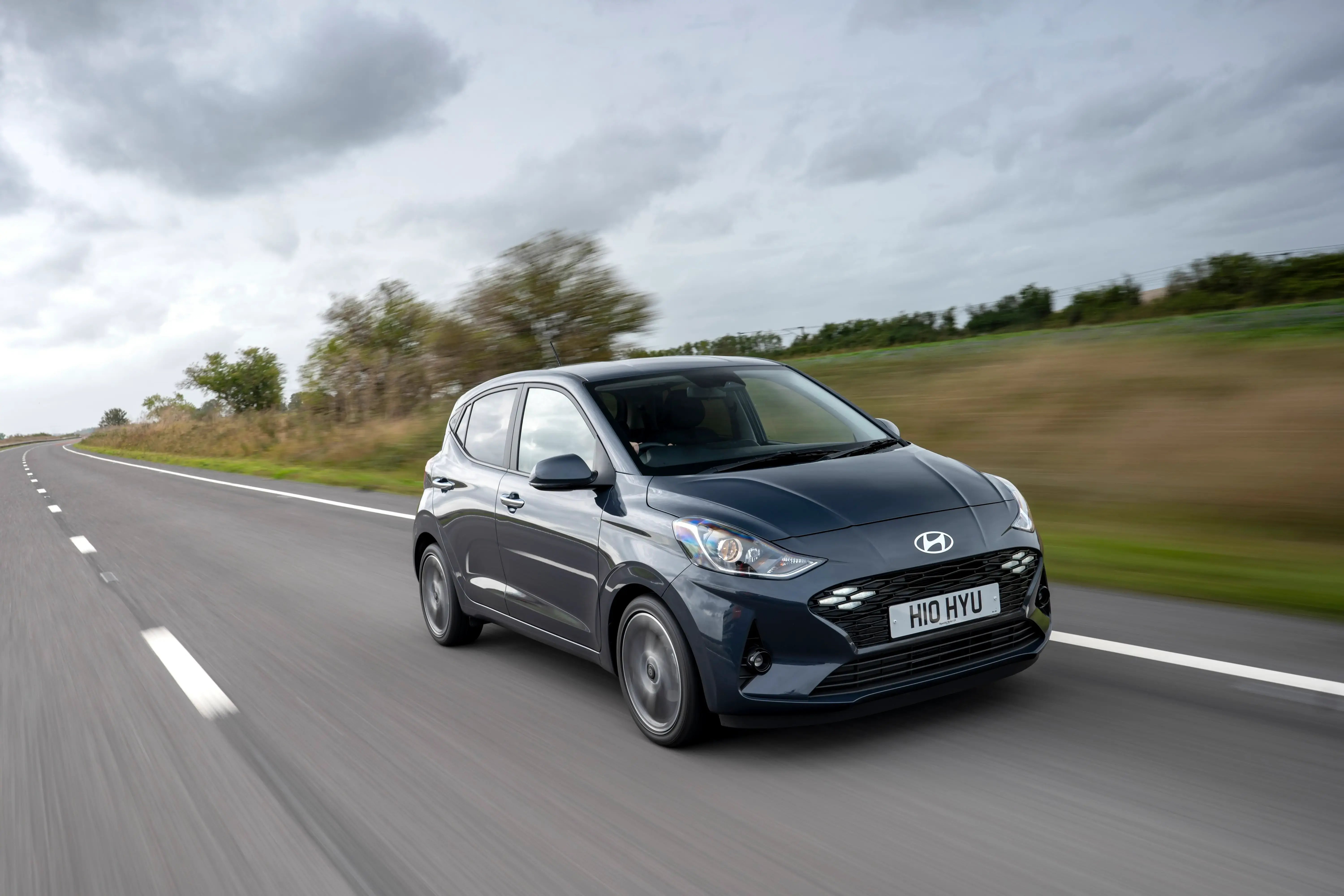 black-hyundai-i10-front