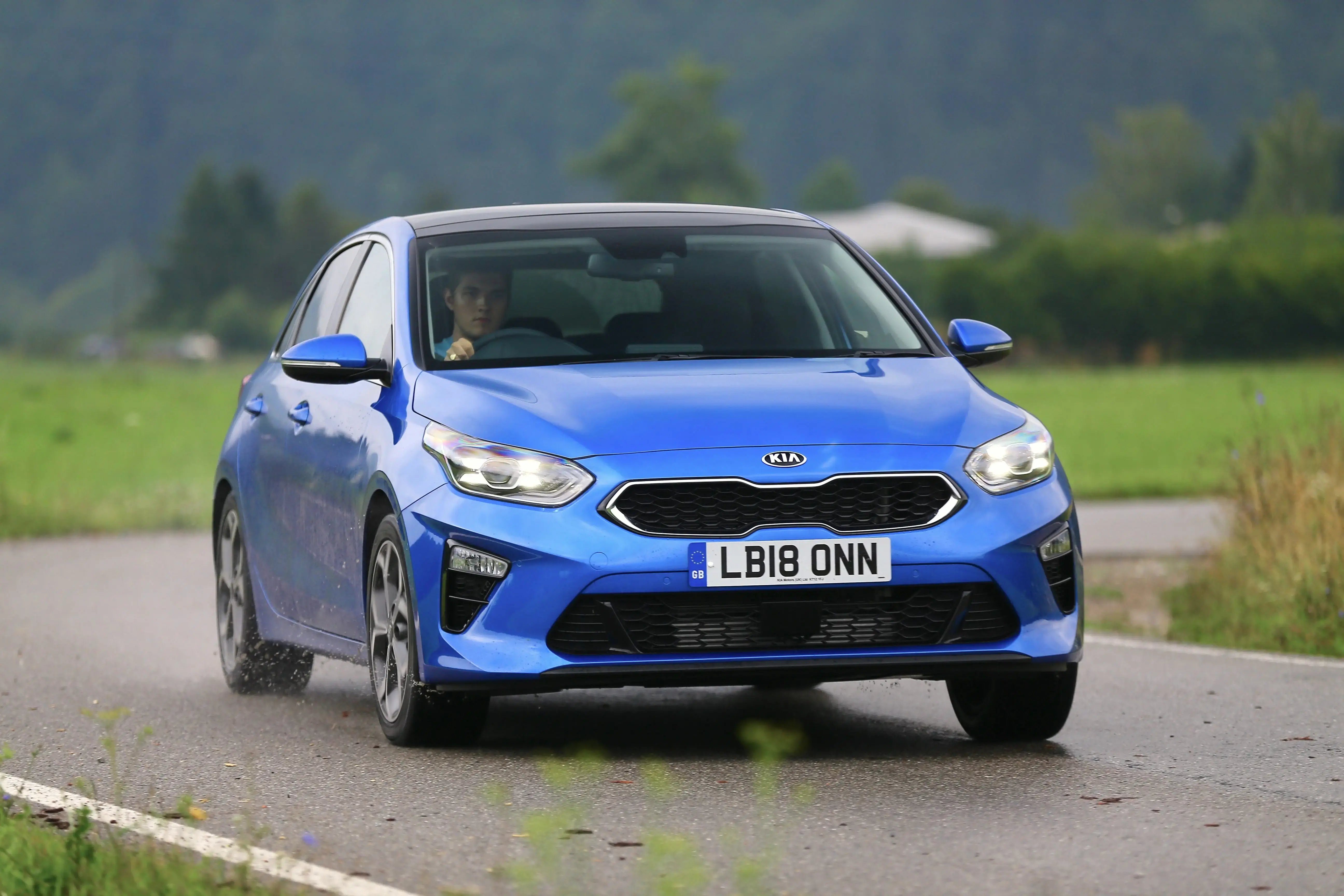 blue-Kia-Ceed-2