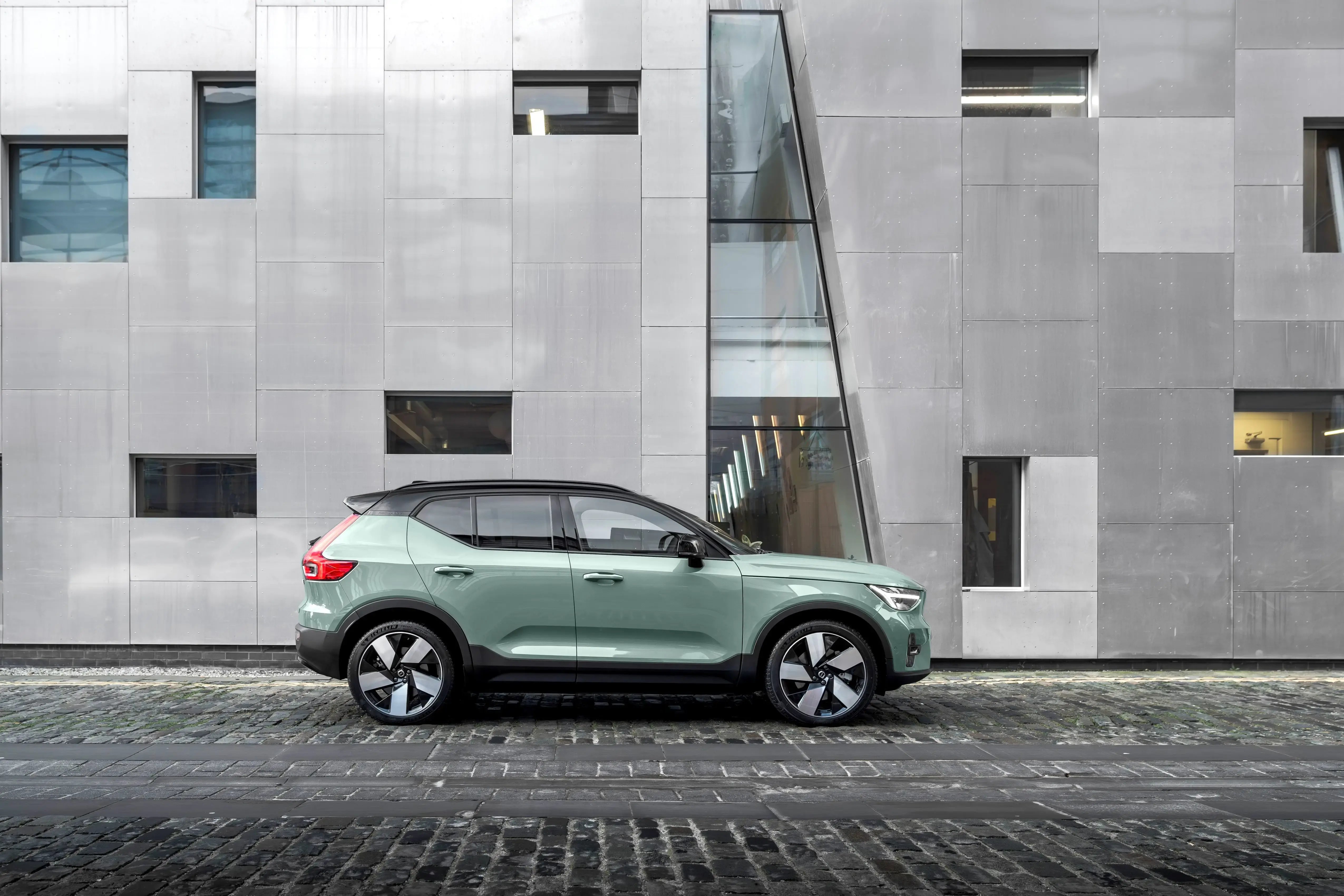 mint-green-volvo-XC40-side-1