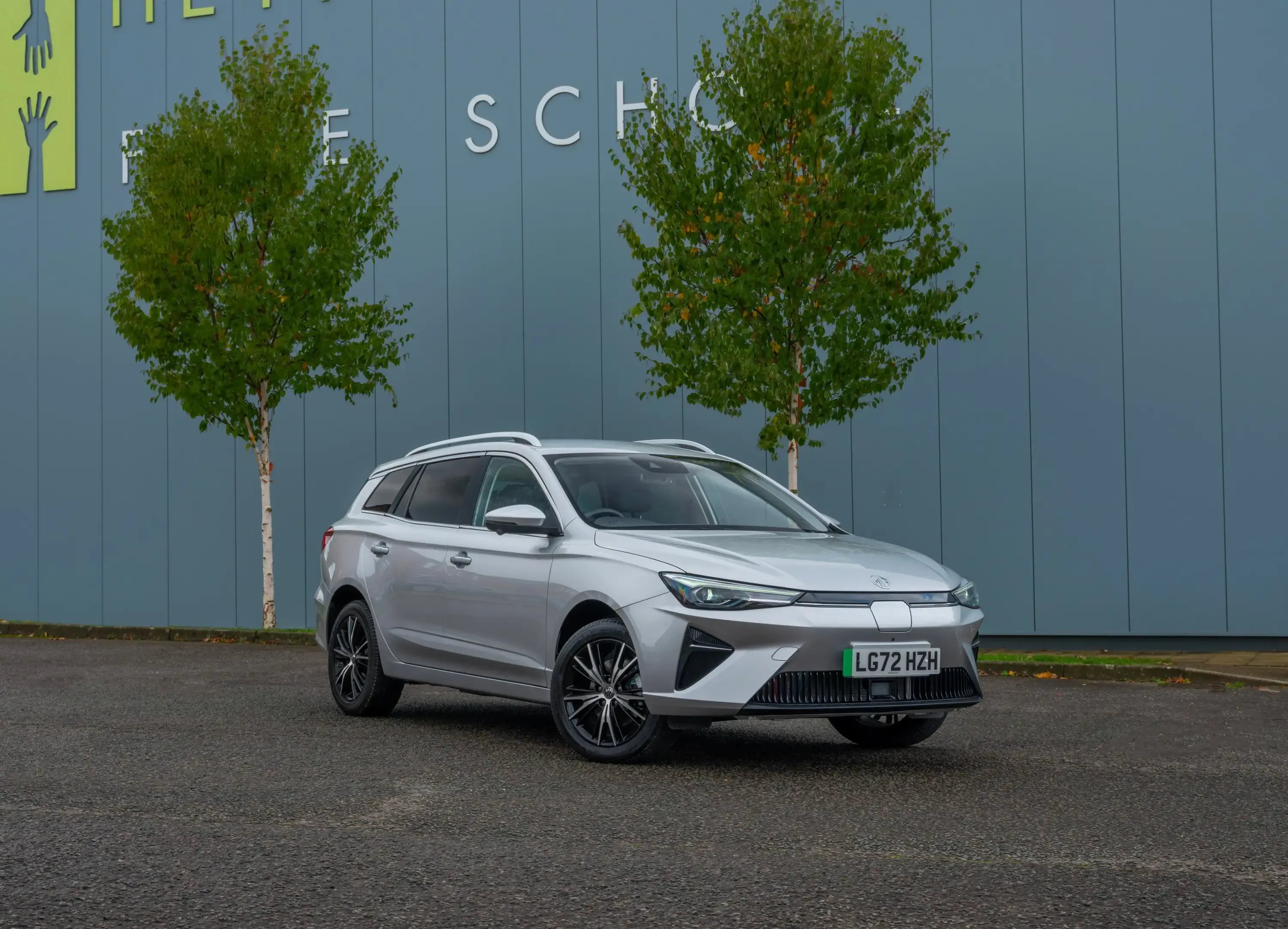 silver-MG5-EV-parked