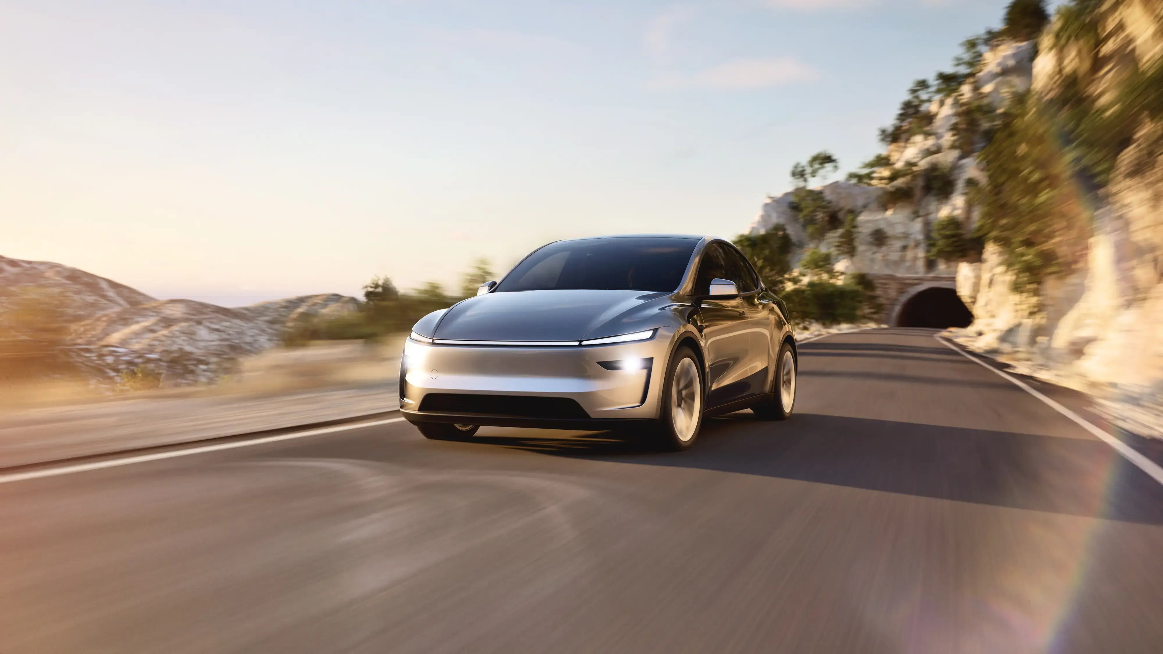 silver-futuristic-car-dynamic-front