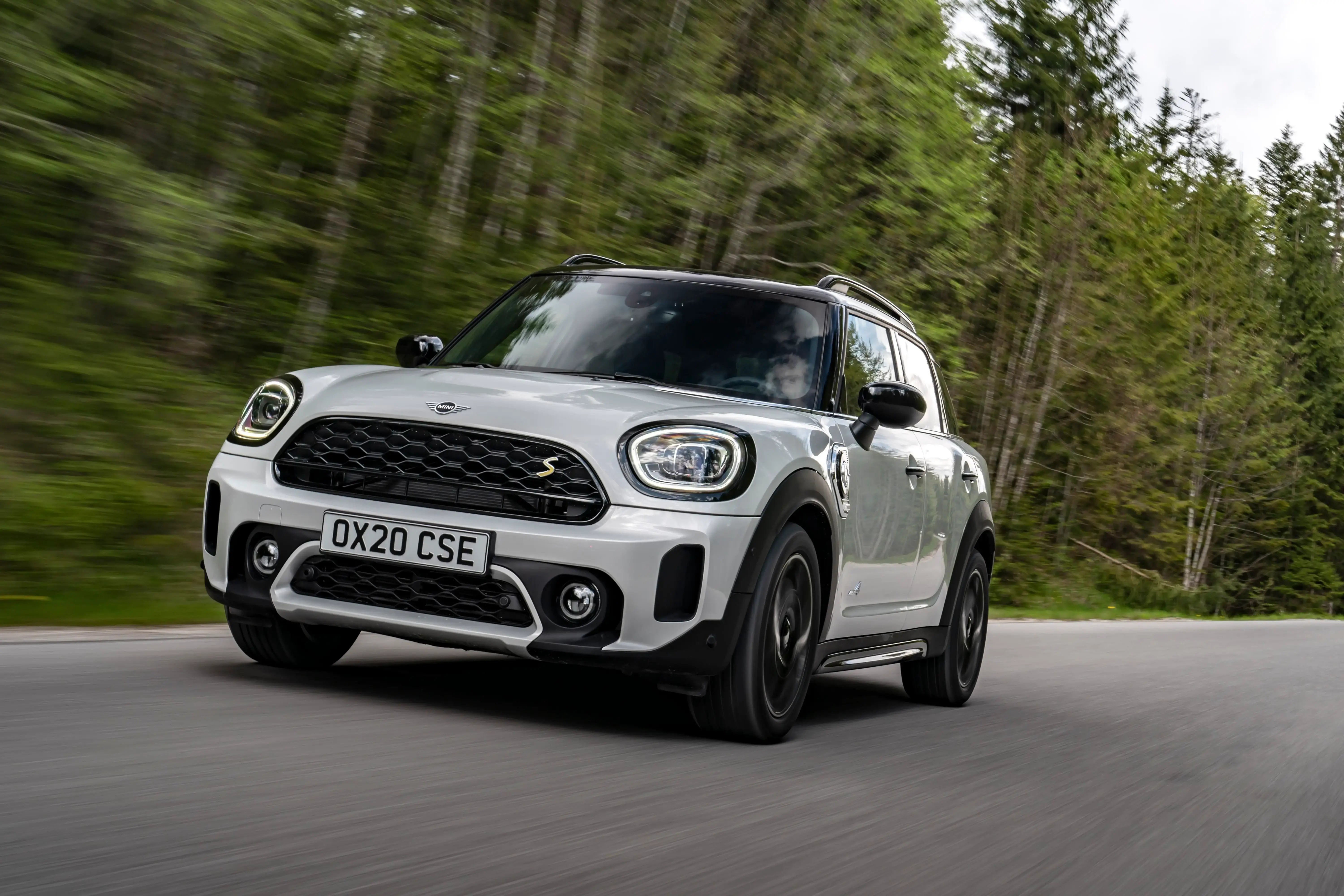 white-Mini-Countryman-Plug-in-Hybrid