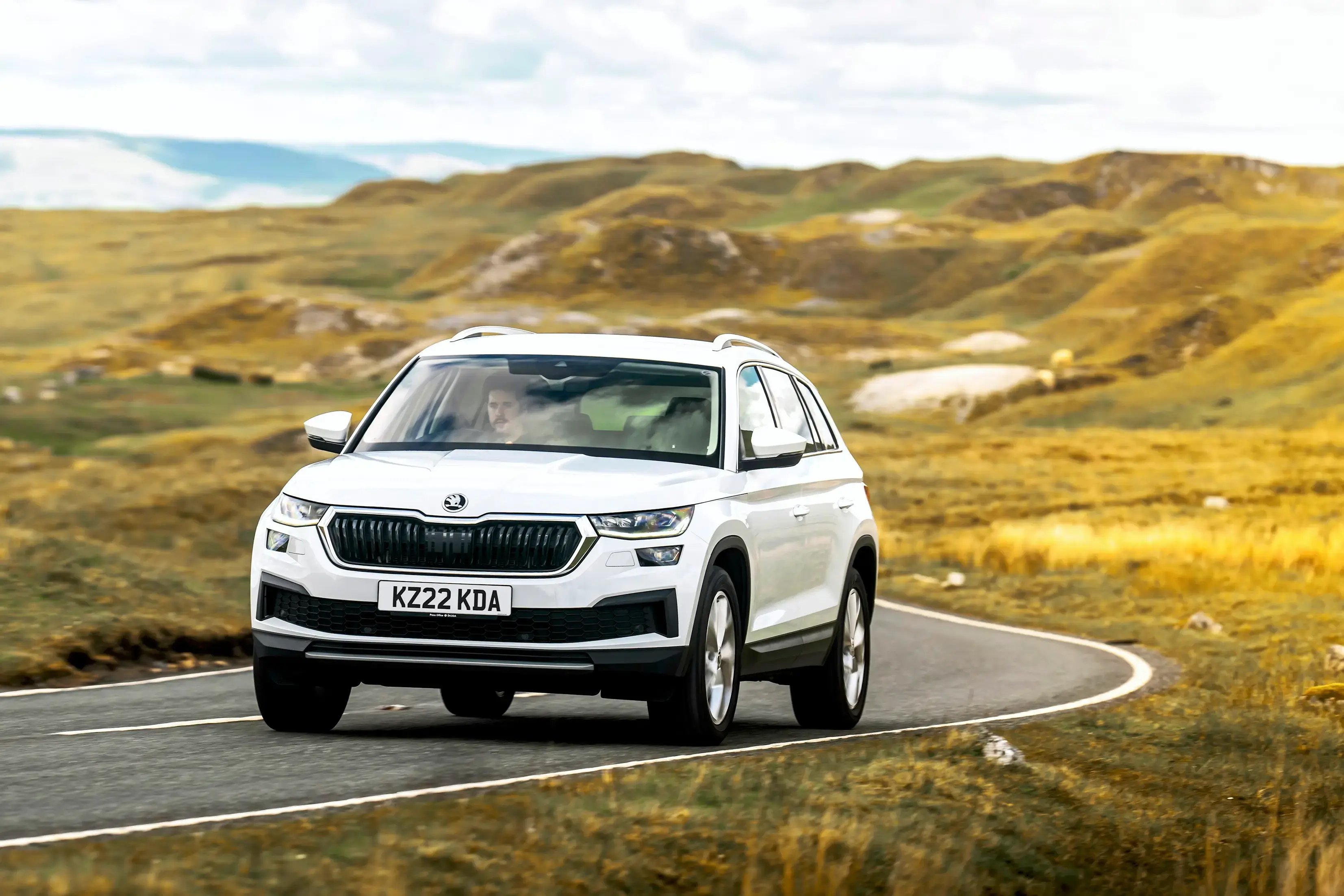 white-skoda-kodiaq-front